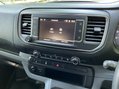 Vauxhall Vivaro 2.0 Turbo D 3100 Dynamic Crew Van L2 H1 Euro 6 (s/s) 5dr 27