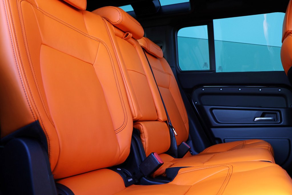 Defender 110 Commercial 18