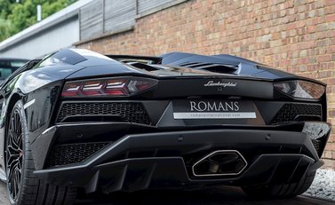 Lamborghini Aventador S LP740-4 Roadster 27