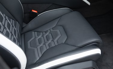 Lamborghini Urus SE 17