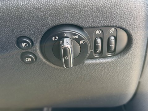 Mini Hatch COOPER 22