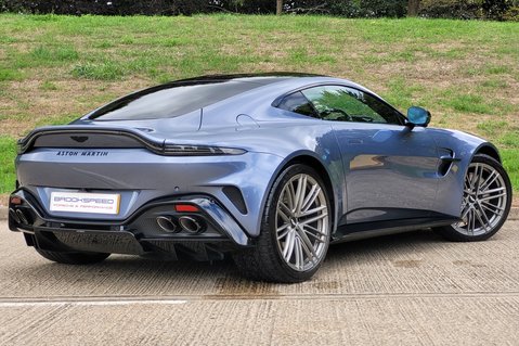 Aston Martin Vantage V8 4
