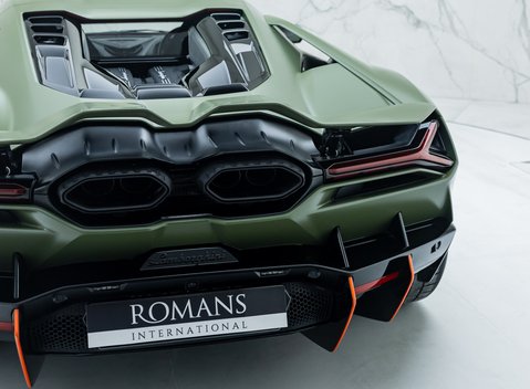 Lamborghini Revuelto 34