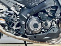 Suzuki GSX GSXS 1000 21