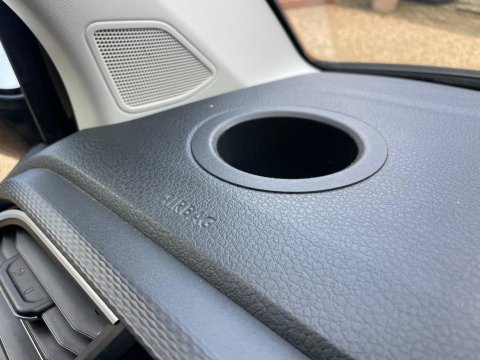 Volkswagen Caravelle 2.0 TDI Executive MPV 5dr Diesel DSG Euro 6 (s/s) (150 ps) 38