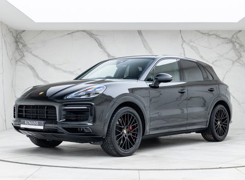 Porsche Cayenne GTS 1
