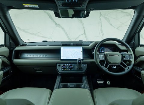 Land Rover Defender 110 OCTA EDITION ONE 24