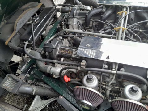 Jaguar E-Type V12 Roadster Manual 11