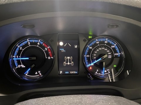 Toyota Hilux INVINCIBLE X 4WD 16