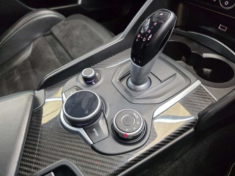 Alfa Romeo Giulia 2.9 V6 Bi-Turbo Quadrifoglio Saloon 4dr Petrol Auto Euro 6 (s/s) (510 ps) 6