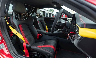 Porsche 911 (991.2) GT3 13