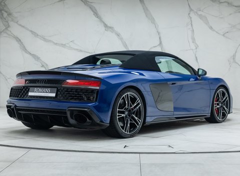 Audi R8 V10 PERFORMANCE CARBON BLACK SPYDER 8