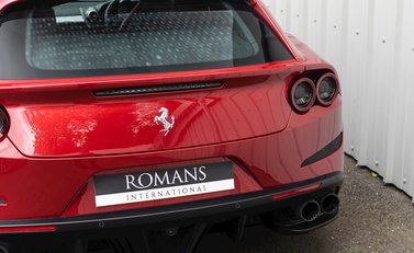 Ferrari GTC4 Lusso T 25