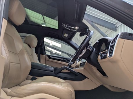 Porsche Cayenne 3.0 Cayenne V6 Auto 4WD 5dr 49