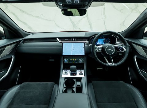 Jaguar F-Pace SVR 21