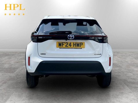 Toyota Yaris Cross 1.5 VVT-h Icon SUV 5dr Petrol Hybrid E-CVT Euro 6 (s/s) (116 ps) 6