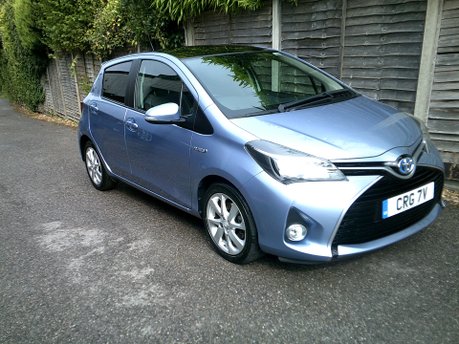 Toyota Yaris HYBRID EXCEL ONLY 23,000 MILES FROM NEW