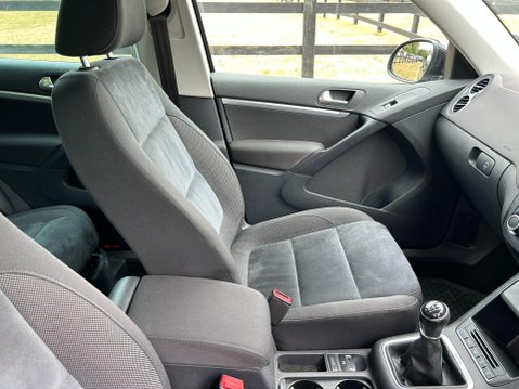 Volkswagen Tiguan 2.0 TDI BlueMotion Tech Match 4WD Euro 5 (s/s) 5dr 23