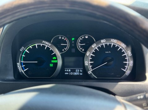 Toyota Alphard Hybrid 11