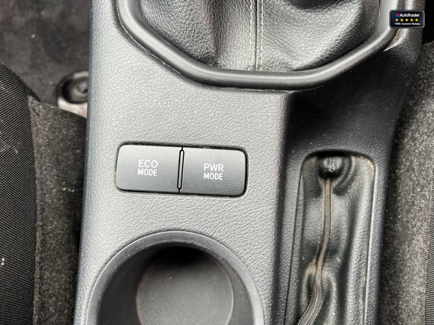 Toyota Hilux Crew Cab 4X4 Active 4WD Air Con Rear Camera EURO 6 NO VAT 35