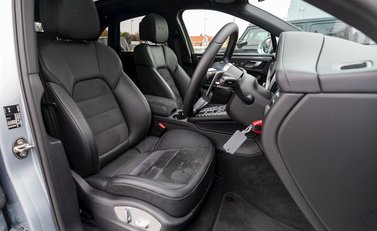 Porsche Macan GTS 12