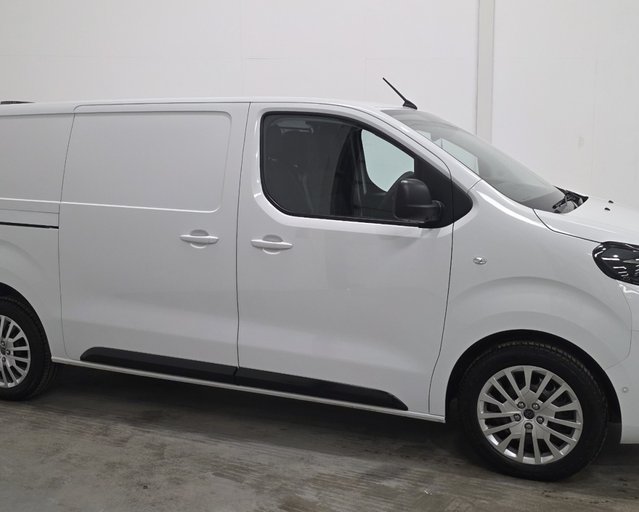 Peugeot Expert PEUGEOT EXPERT L2 DIESEL 2.0 Blue HDi 145 Asphalt Van