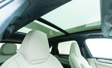 Porsche Cayenne Turbo S E-Hybrid 12