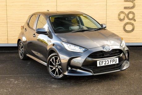 Toyota Yaris DESIGN FHEV