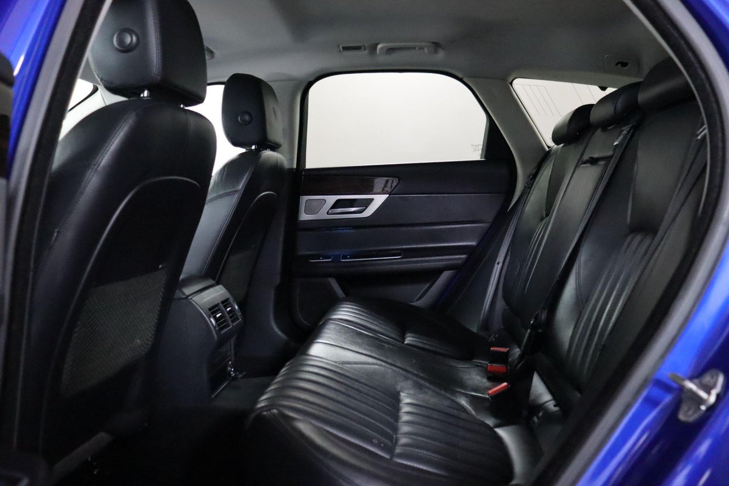 2018 Jaguar XF — image 41