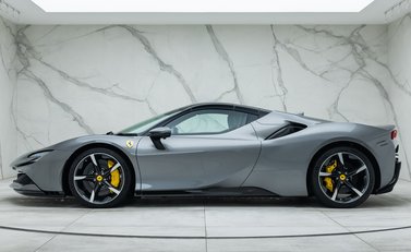 Ferrari SF90 SPIDER 7
