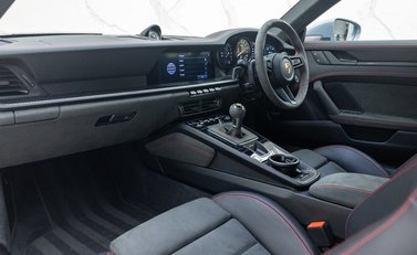 Porsche 911 GT3 (992) 18
