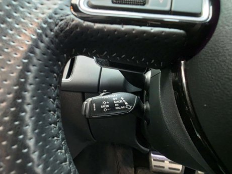 Audi RS4 4.2 FSI V8 Estate 5dr Petrol S Tronic quattro Euro 5 (450 ps) 12