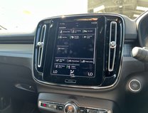Volvo XC40 1.5 T3 R-Design SUV 5dr Petrol Auto Euro 6 (s/s) (163 ps) 31