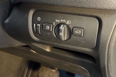 Volvo V40 1.6 T4 Lux Hatchback 5dr Petrol Powershift Euro 5 (s/s) (180 ps) 56