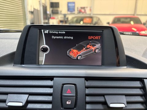 BMW 2 Series 2.0 220i SE Euro 6 (s/s) 2dr 33