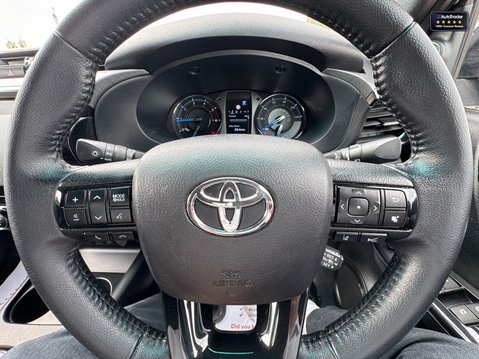 Toyota Hilux Invincible X [SOLD CR] AUTO | Camera | Nav | 2.8 LT | Euro 6 | No VAT| SEL 19