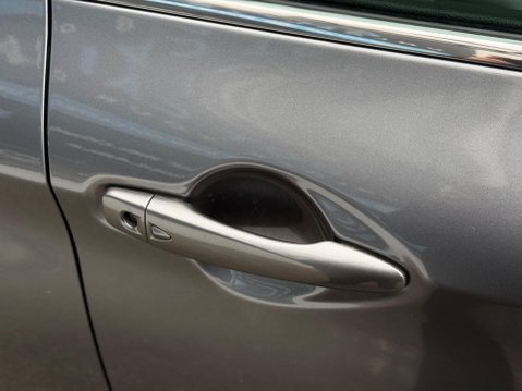 Nissan Qashqai 1.5 dCi Tekna 2WD Euro 5 (s/s) 5dr 24