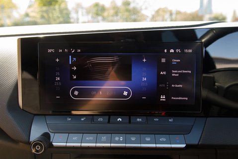 Vauxhall Astra ULTIMATE PHEV 24