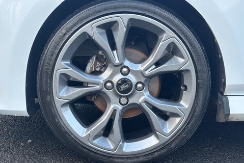 Ford Fiesta Sport 125 ps Ecoboost - Sat Nav / Parking Sensors - No VAT 32