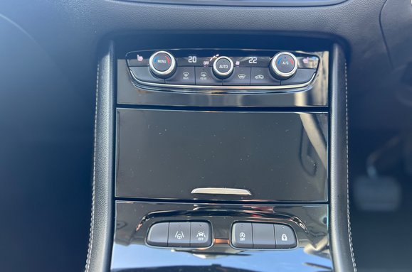 Vauxhall Grandland 1.5 Turbo D Ultimate Auto 34