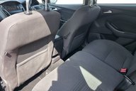 Ford Focus TITANIUM…1 FORMER KEEPER,11 SERVICES,SAT NAV,CLIMATE CONTROL 18