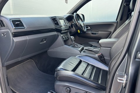 Volkswagen Amarok V6 258 Tdi DSG Aventura Black Edition 4Motion with Roller Shutter 14
