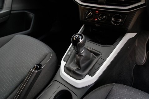 SEAT Arona TSI SE TECHNOLOGY 32