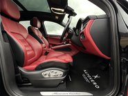 Porsche Macan TURBO PDK 46