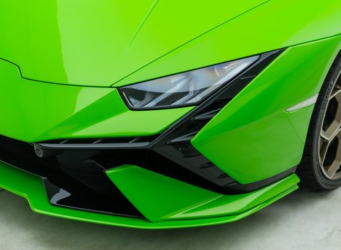 Lamborghini Huracan TECNICA 30