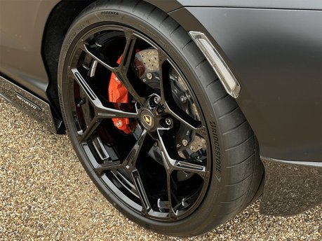 Lamborghini Revuelto V12 43