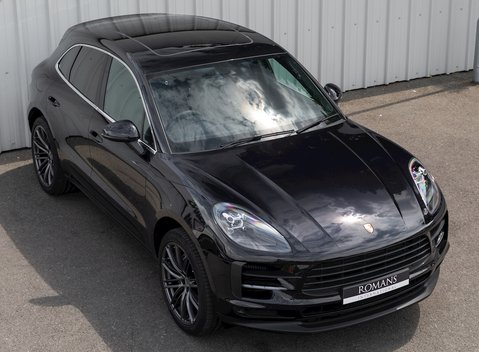 Porsche Macan S 8