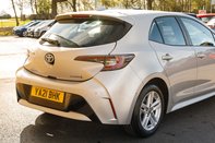 Toyota Corolla ICON TECH 8