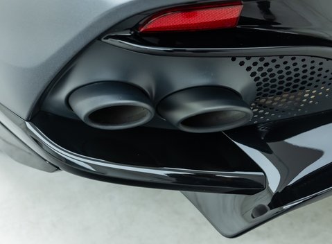 Aston Martin DBX 707 38