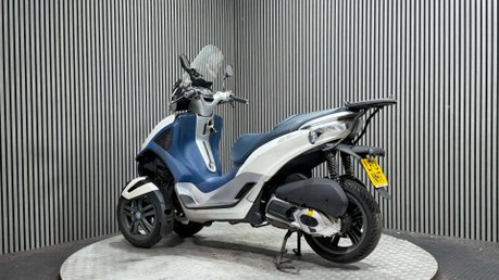 Piaggio MP3 YOURBAN LT 300 RIDE ON A CAR LICENCE TRIKE BIKE PROJECT 6
